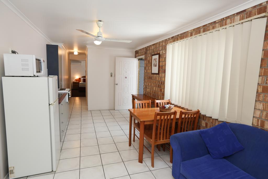 Central Studio Accommodation Gladstone Room photo